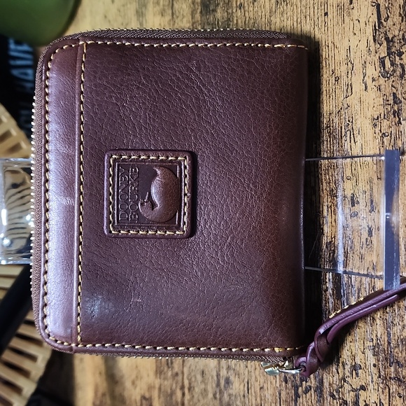 Dooney & Bourke Wallet - Picture 3 of 9